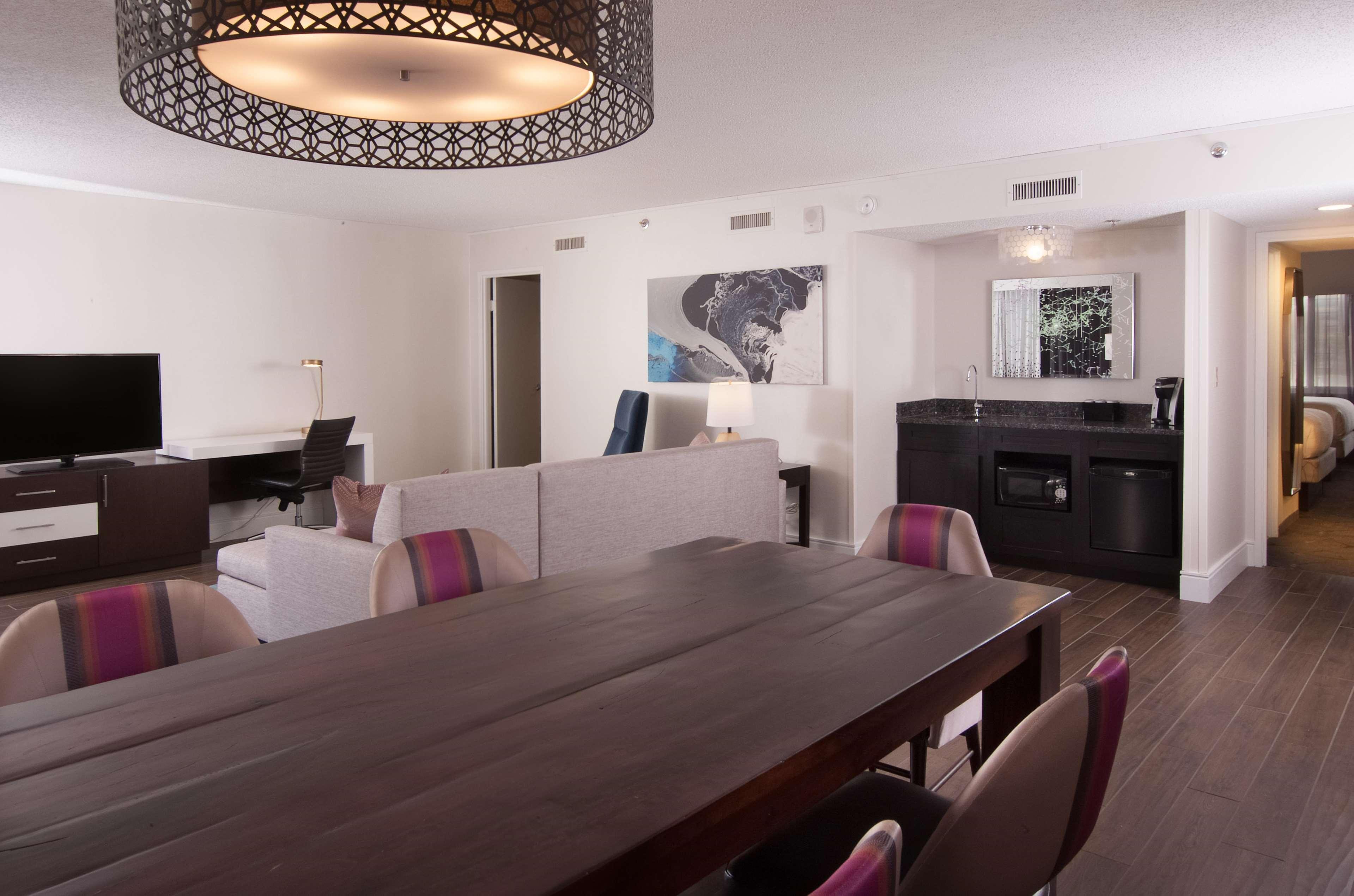 Embassy By Hilton Crabtree 3* Raleigh