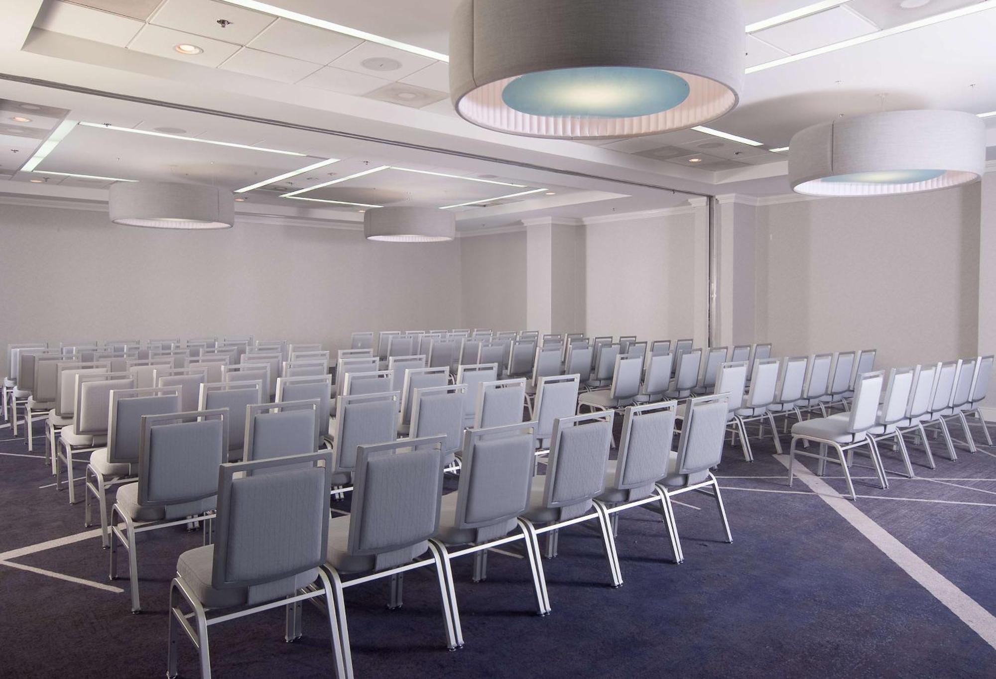 Hotel Embassy By Hilton Crabtree Raleigh